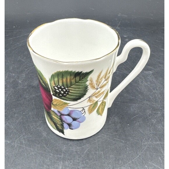 Royal Grafton FRUIT Bone China Teacup & Saucer Set Apple Grapes Blackberry - Picture 5 of 10